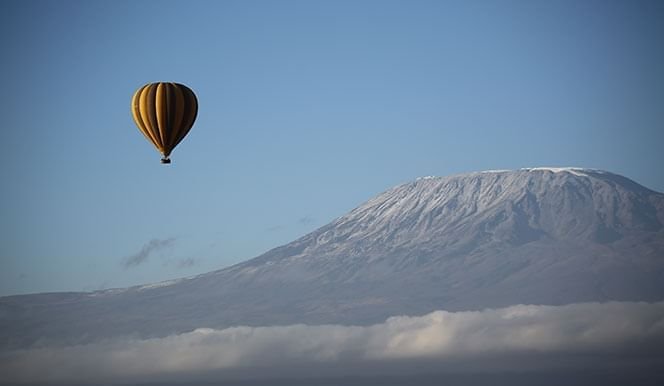 DAY 1 :  FLY TO AMBOSELI